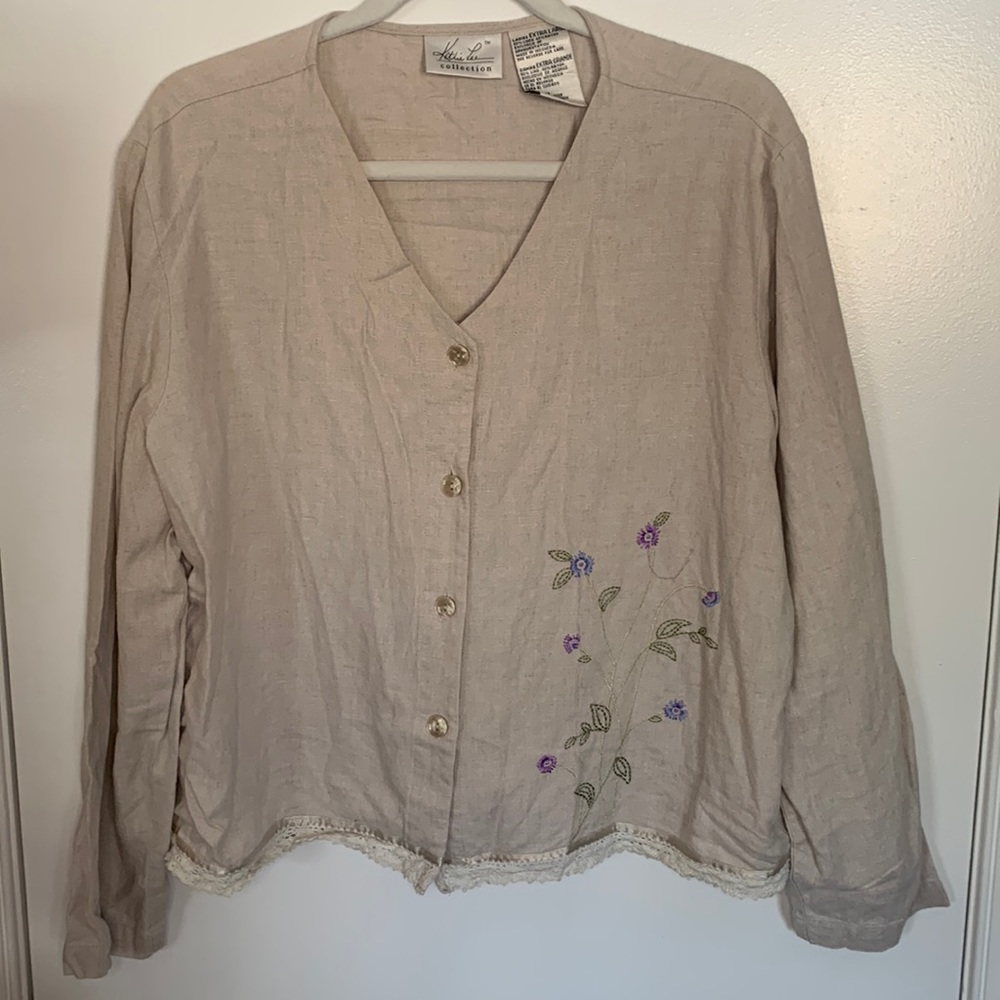 💗Neutral & floral button up